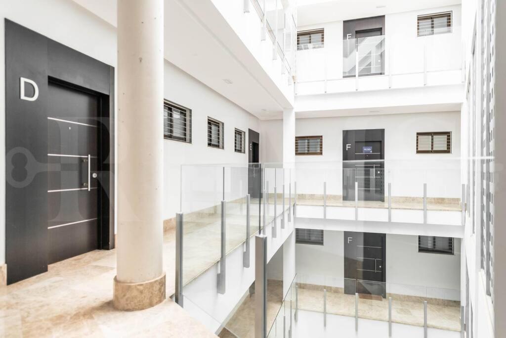 Chic apartment with parking in the heart of Malaga REMS
