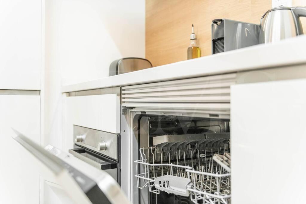 Chic apartment with parking in the heart of Malaga REMS