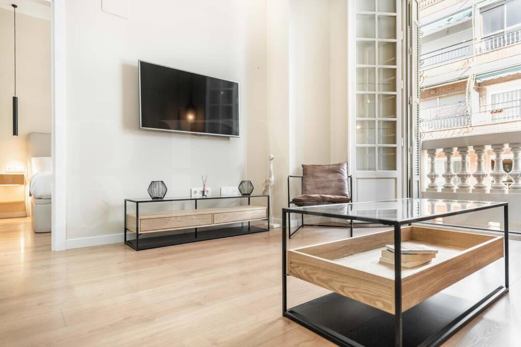 Chic apartment with parking in the heart of Malaga REMS
