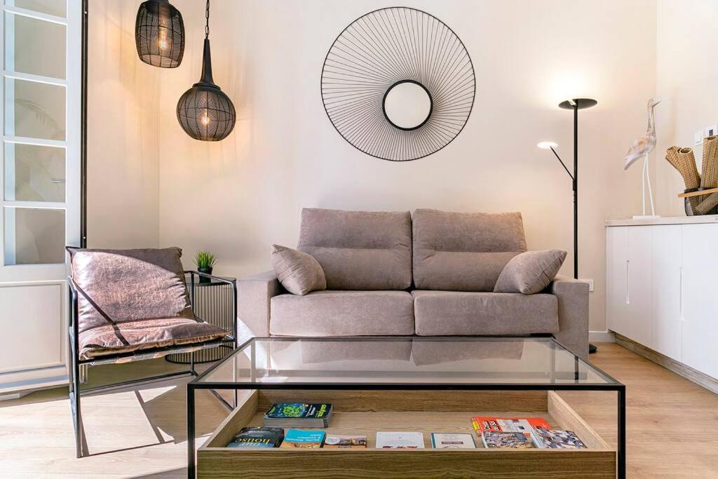 Chic apartment with parking in the heart of Malaga REMS