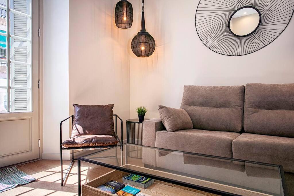 Chic apartment with parking in the heart of Malaga REMS