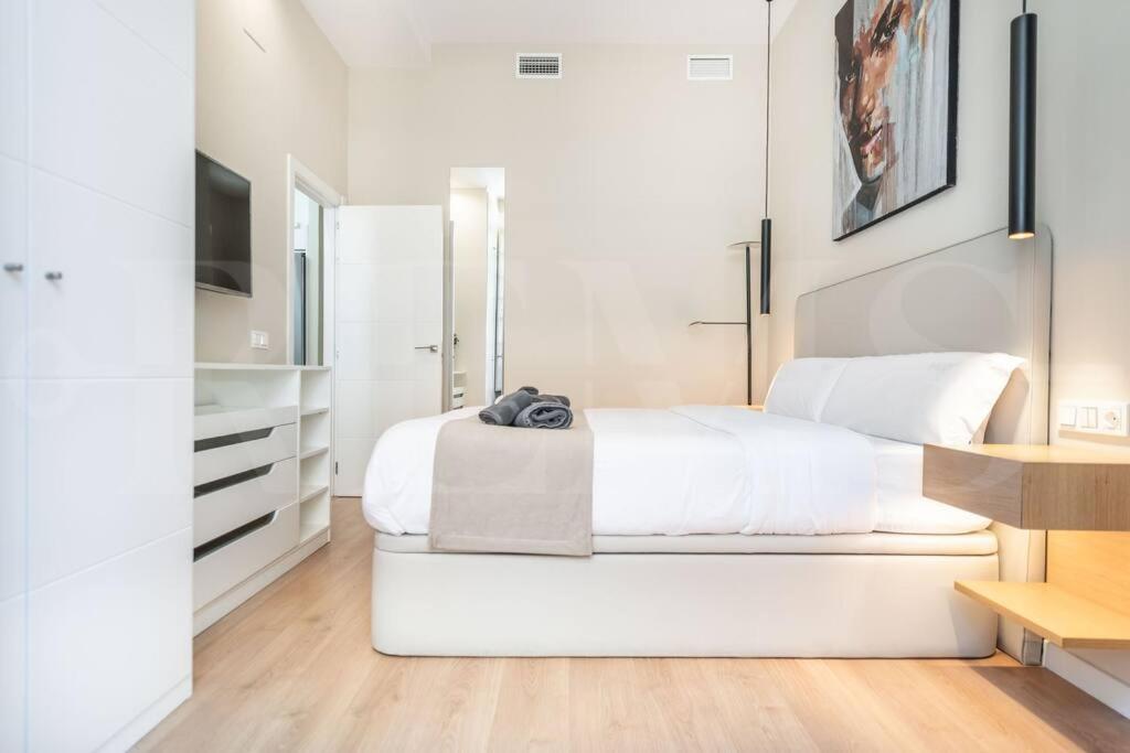 Chic apartment with parking in the heart of Malaga REMS