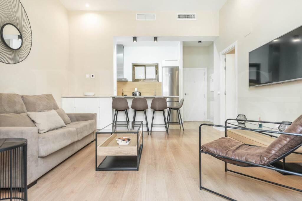 Chic apartment with parking in the heart of Malaga REMS