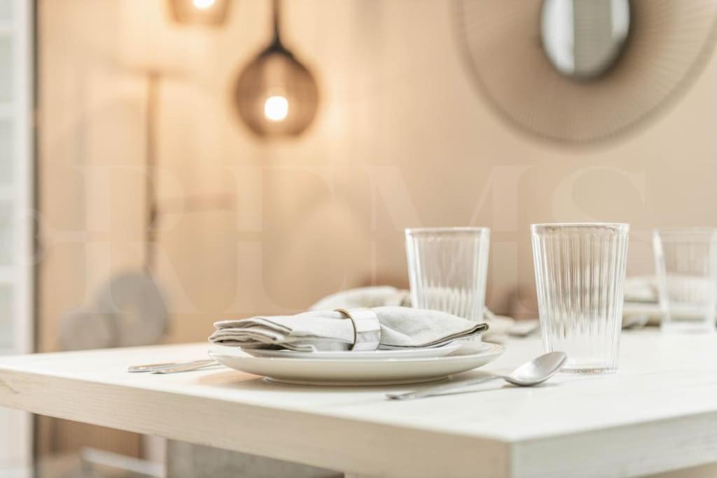Chic apartment with parking in the heart of Malaga REMS