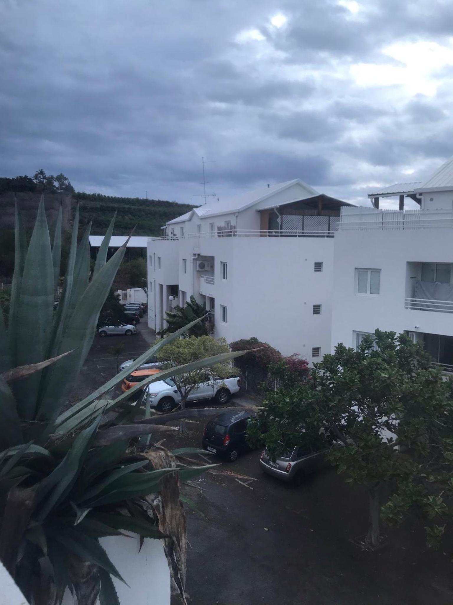 Joli T1 classe 2* avec balcon proche plages view 5