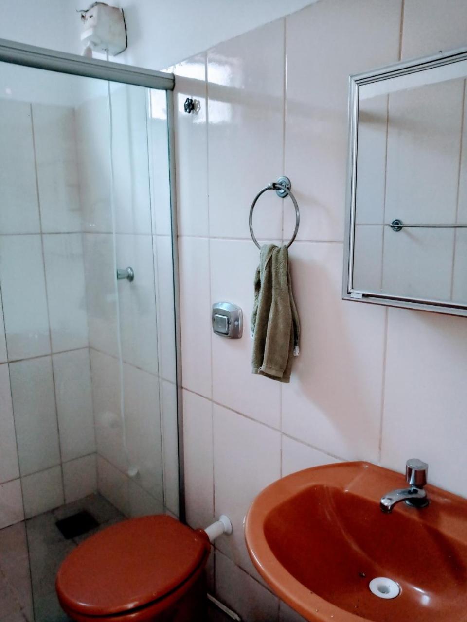 Sobrado Parque Mae Bonifacia 4 suites com ar e piscina