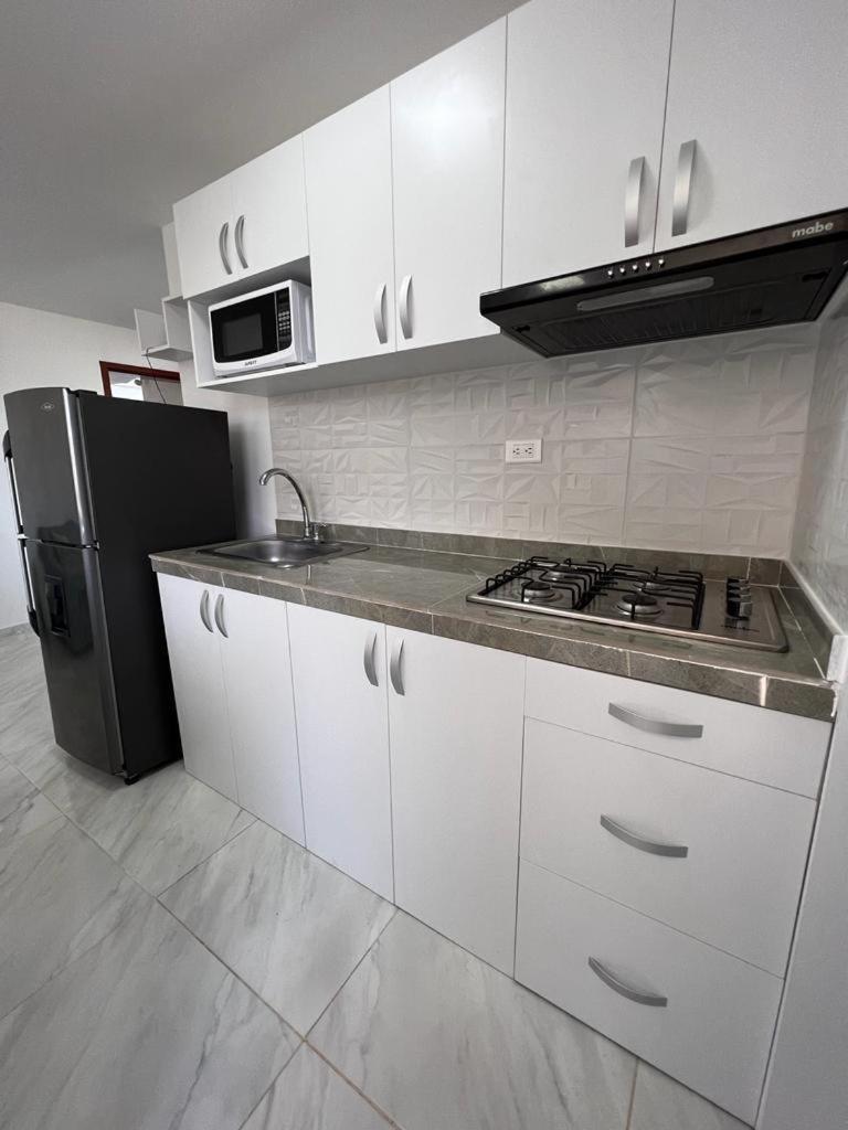 Liliana Prado Edificio Bailey Boat Apt 303