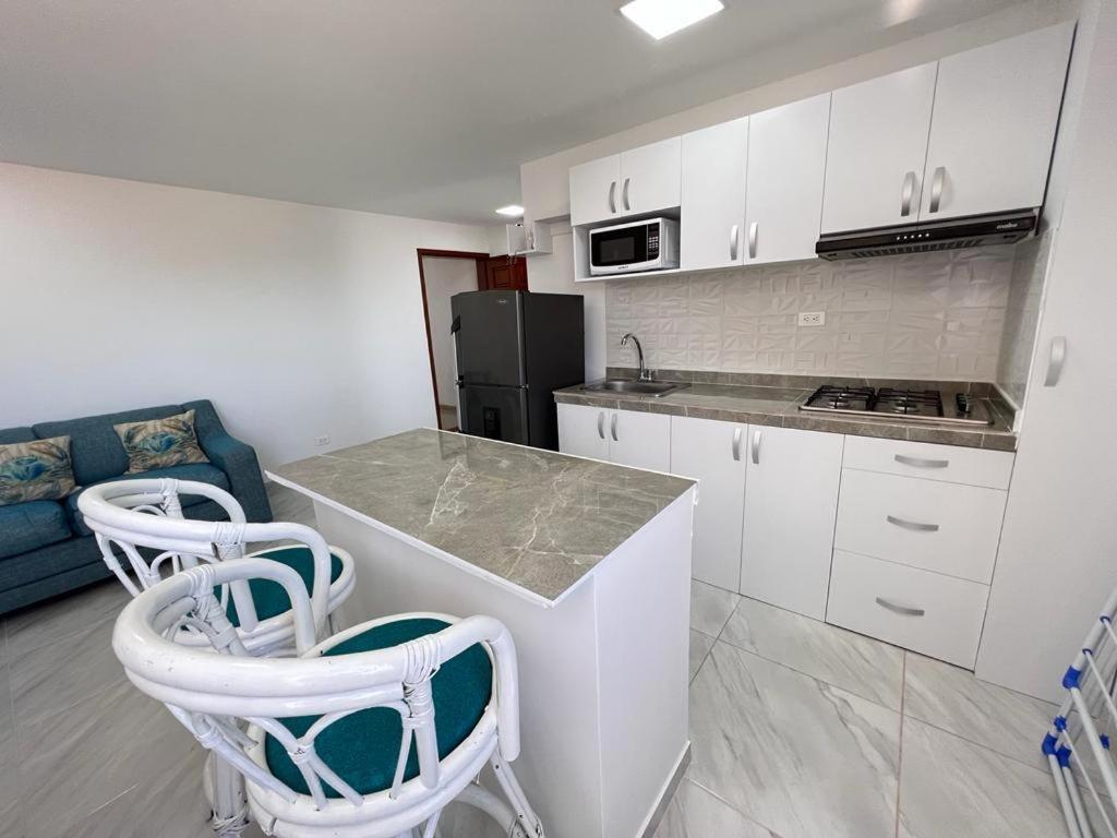 Liliana Prado Edificio Bailey Boat Apt 303