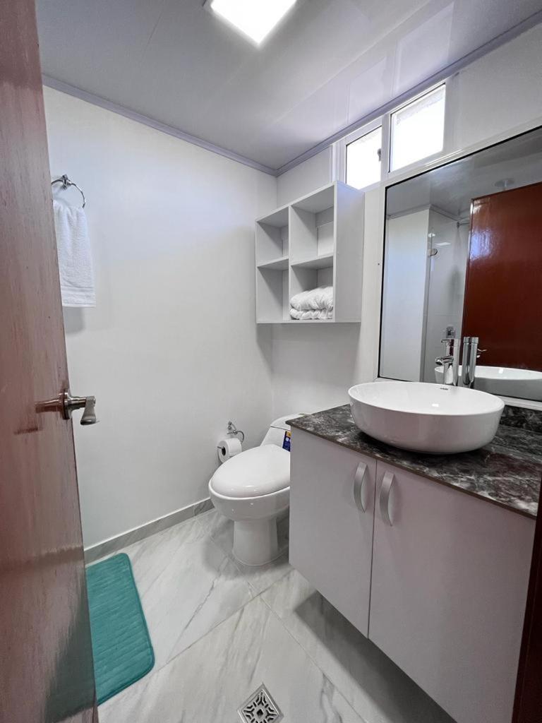 Liliana Prado Edificio Bailey Boat Apt 303