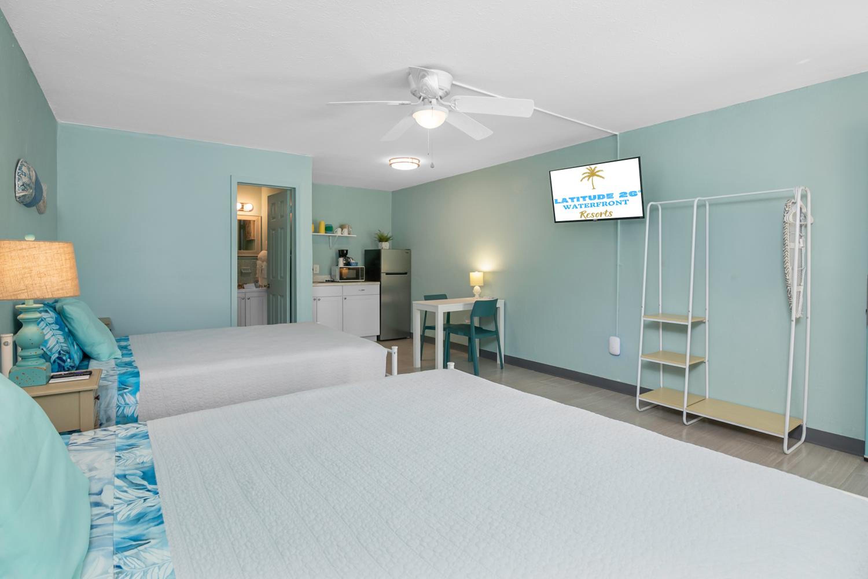 Latitude 26 Waterfront Boutique Resort - Fort Myers Beach