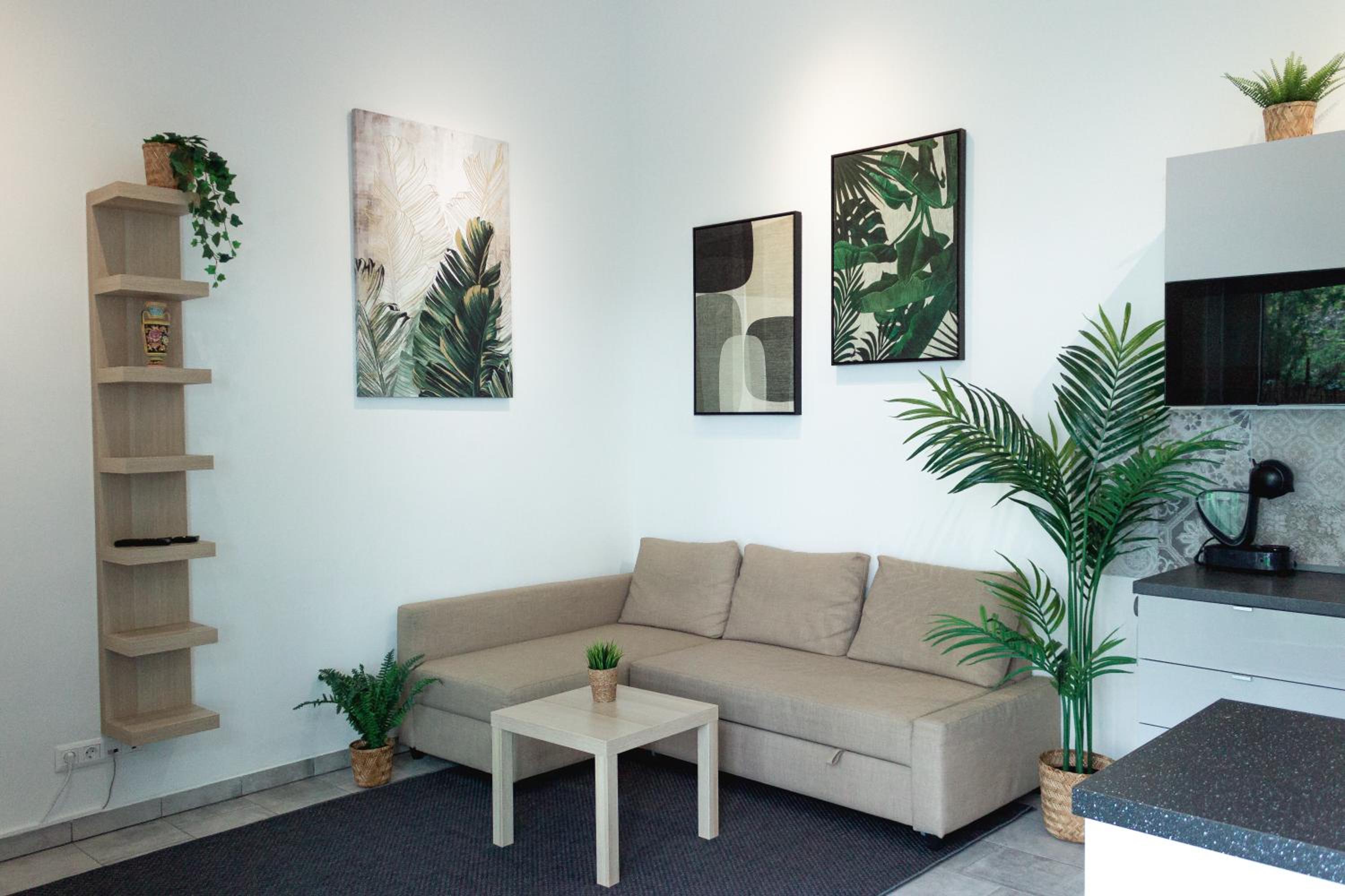 S18 "Garden in the City" Apartment
