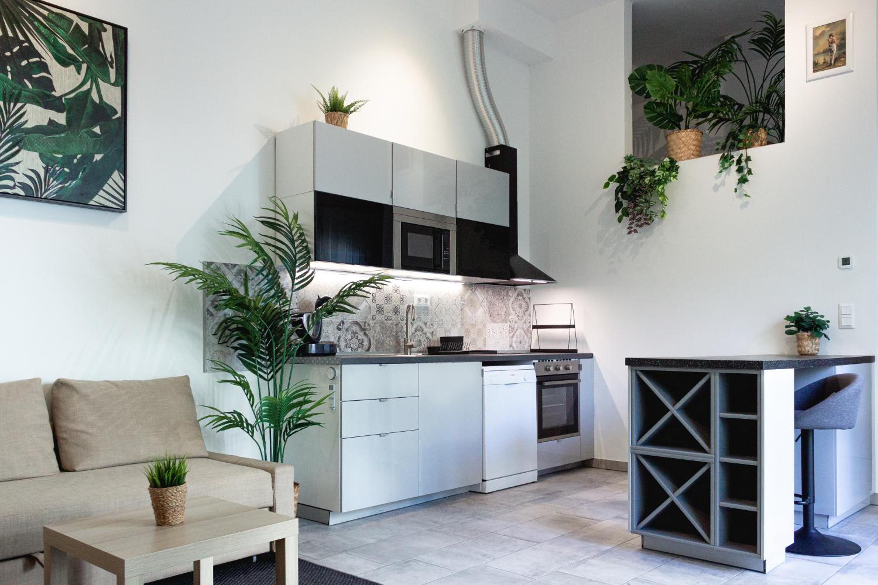 S18 "Garden in the City" Apartment