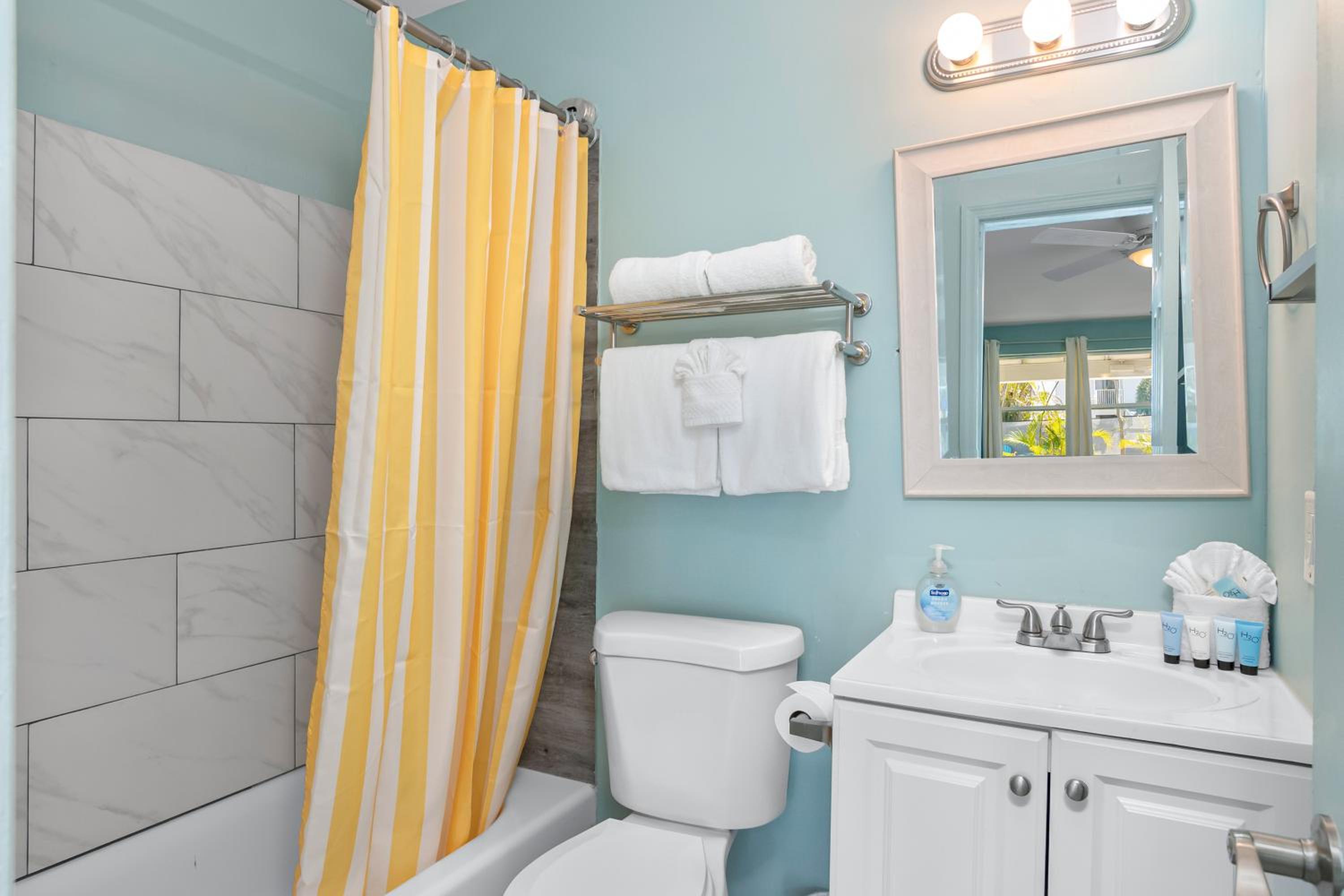 Latitude 26 Waterfront Boutique Resort - Fort Myers Beach