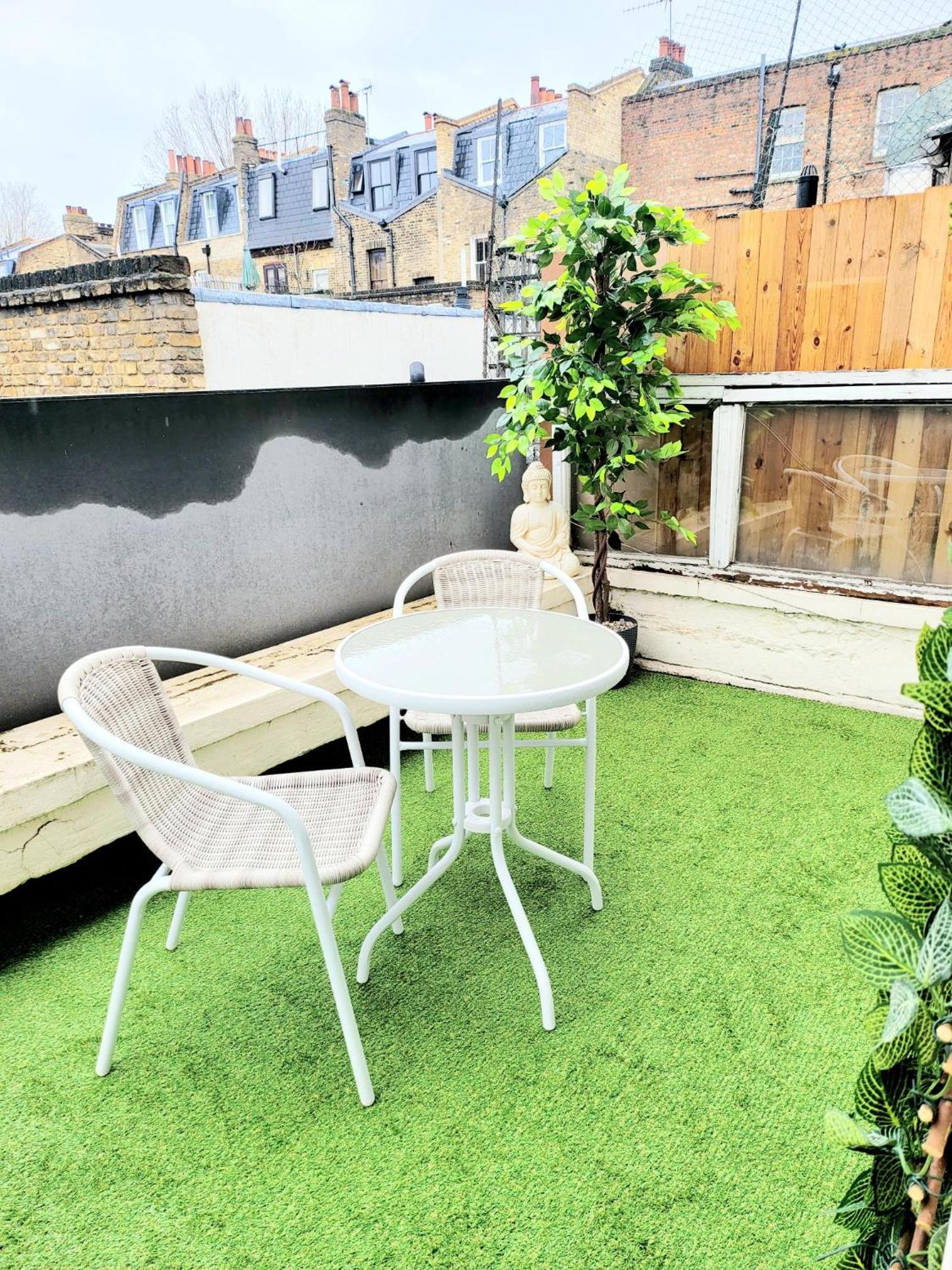 One bedroom apartment with a terrace in Angel (Islington)!