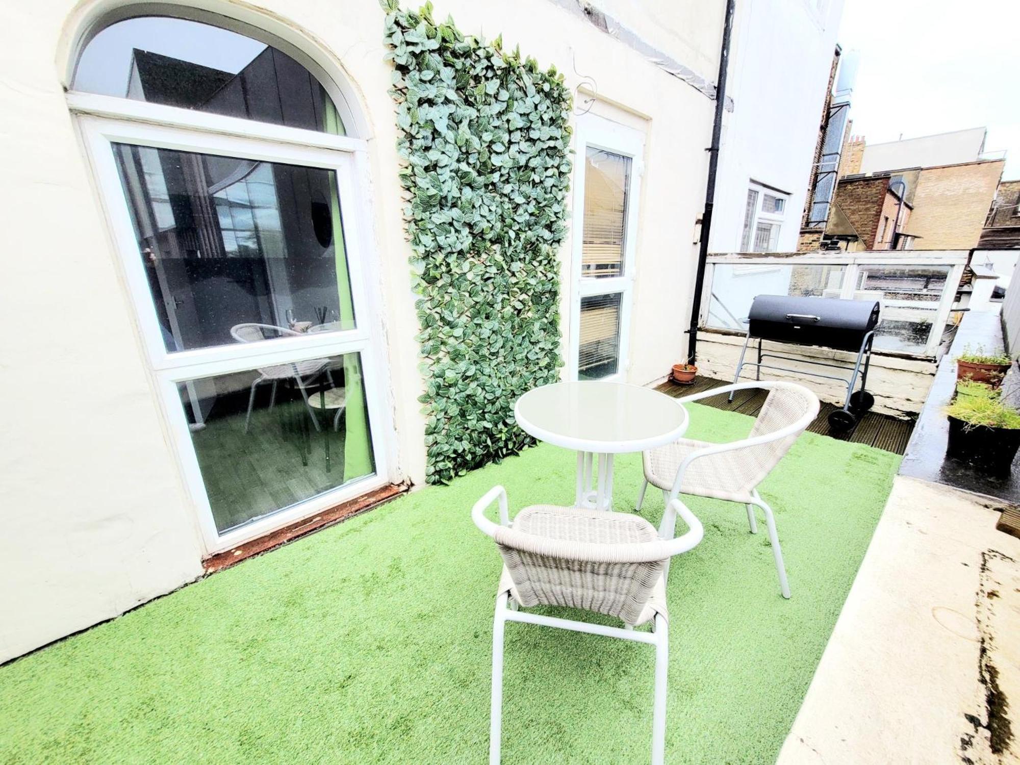 One bedroom apartment with a terrace in Angel (Islington)!