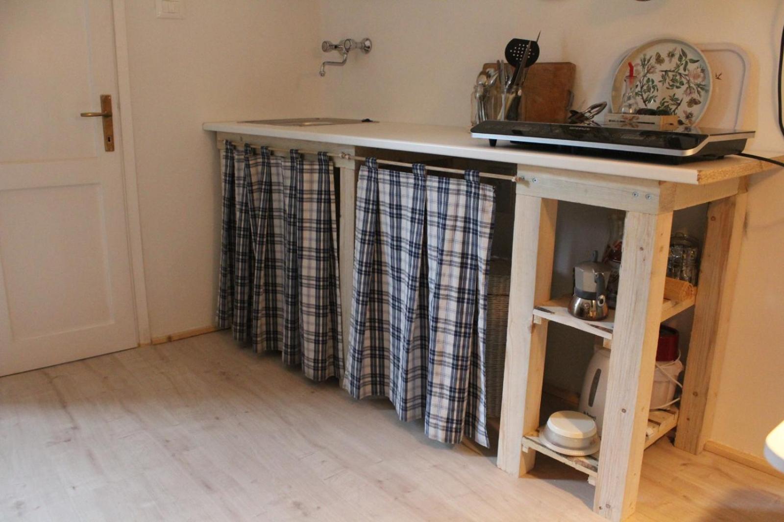 Ortensia en Pignone — kitchen