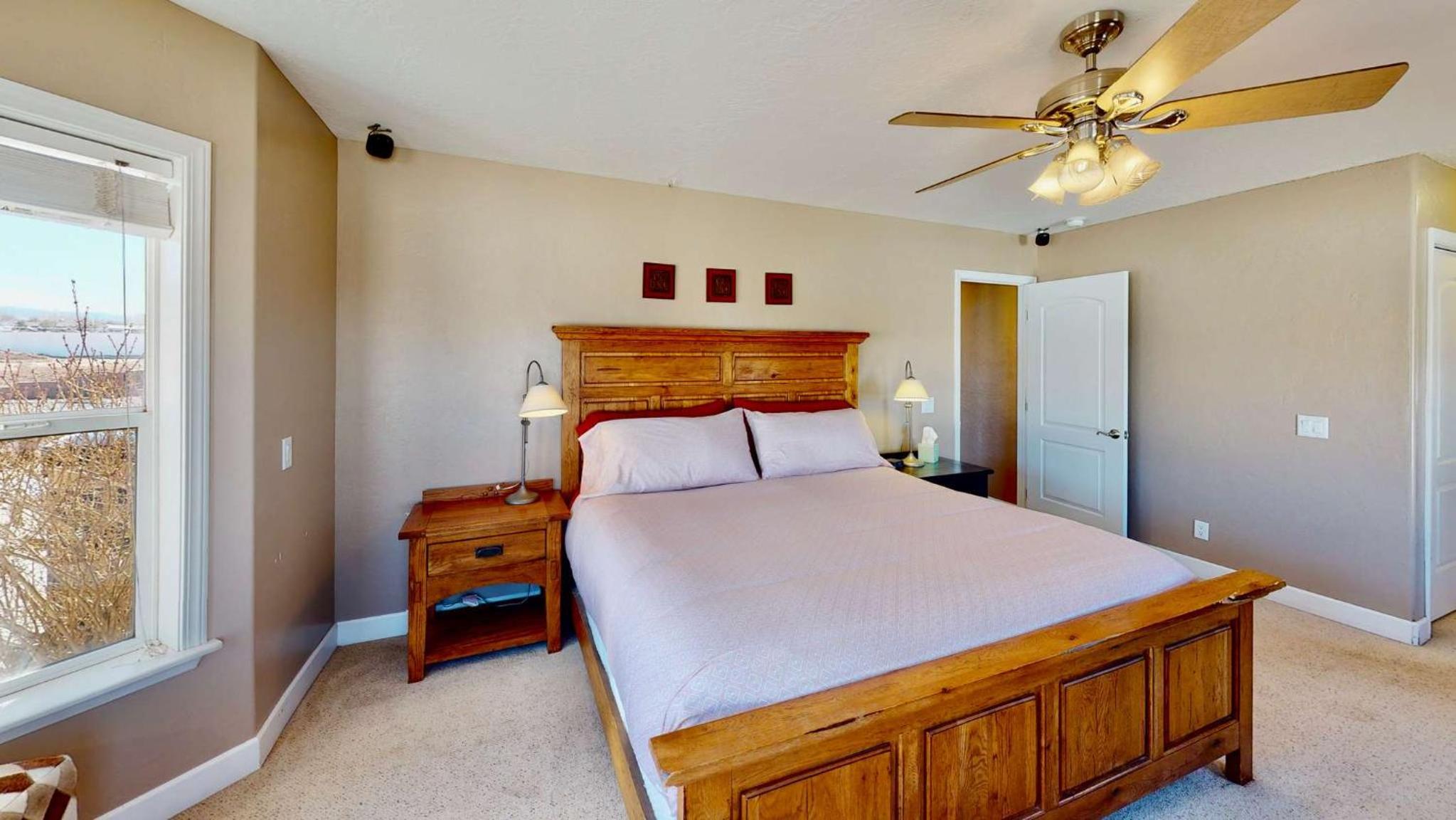 Moab Desert Home, 4 Bedroom Private House, Sleeps 10, Pet Friendly