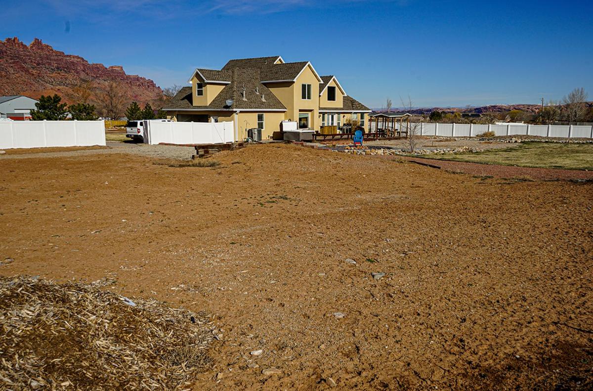 Moab Desert Home, 4 Bedroom Private House, Sleeps 10, Pet Friendly