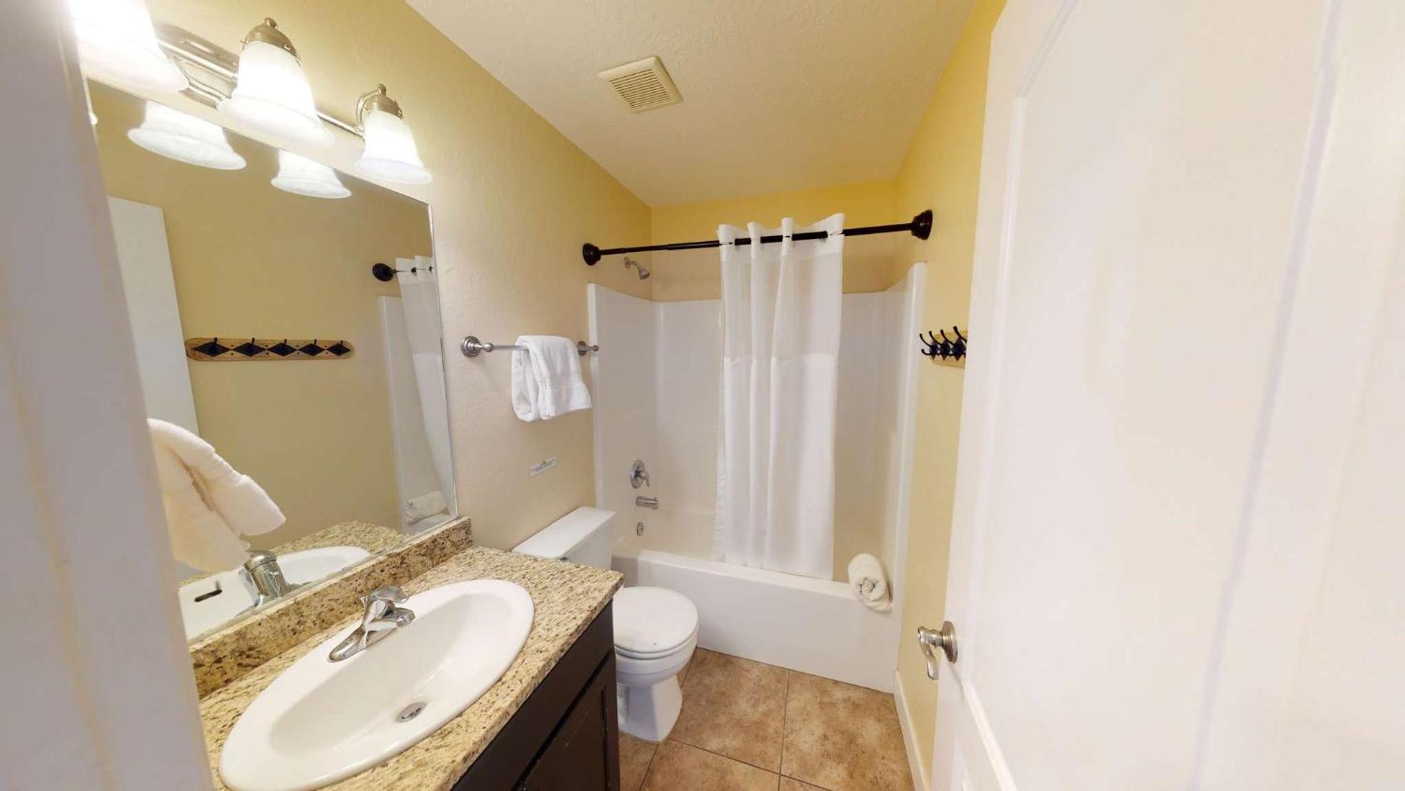 Moab Desert Home, 4 Bedroom Private House, Sleeps 10, Pet Friendly