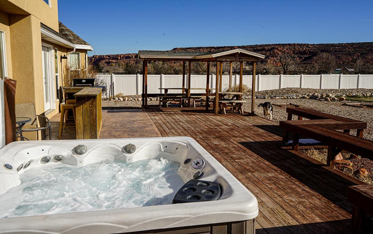 Moab Desert Home, 4 Bedroom Private House, Sleeps 10, Pet Friendly