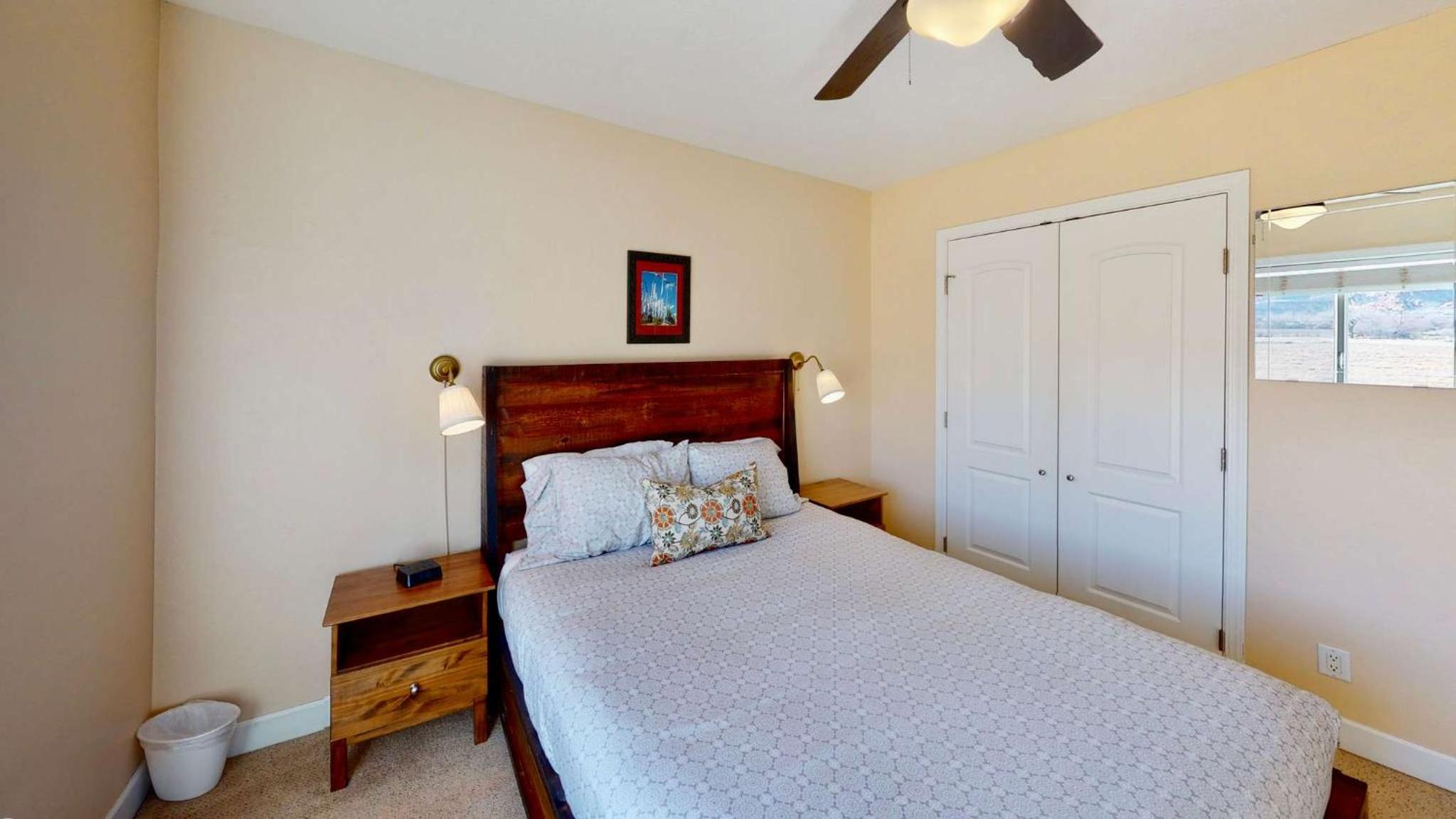 Moab Desert Home, 4 Bedroom Private House, Sleeps 10, Pet Friendly