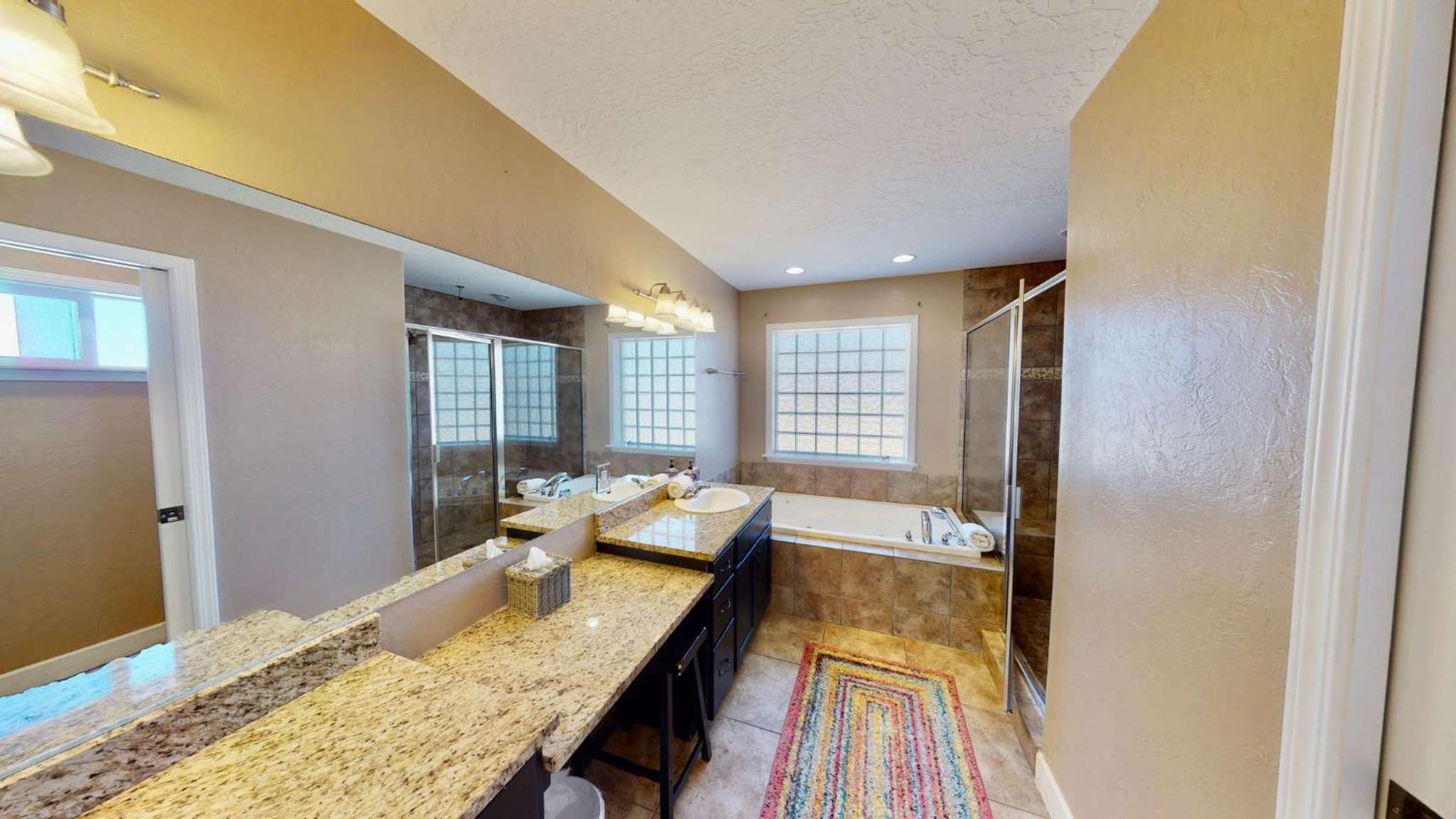 Moab Desert Home, 4 Bedroom Private House, Sleeps 10, Pet Friendly