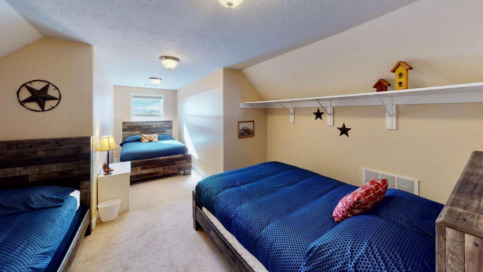 Moab Desert Home, 4 Bedroom Private House, Sleeps 10, Pet Friendly