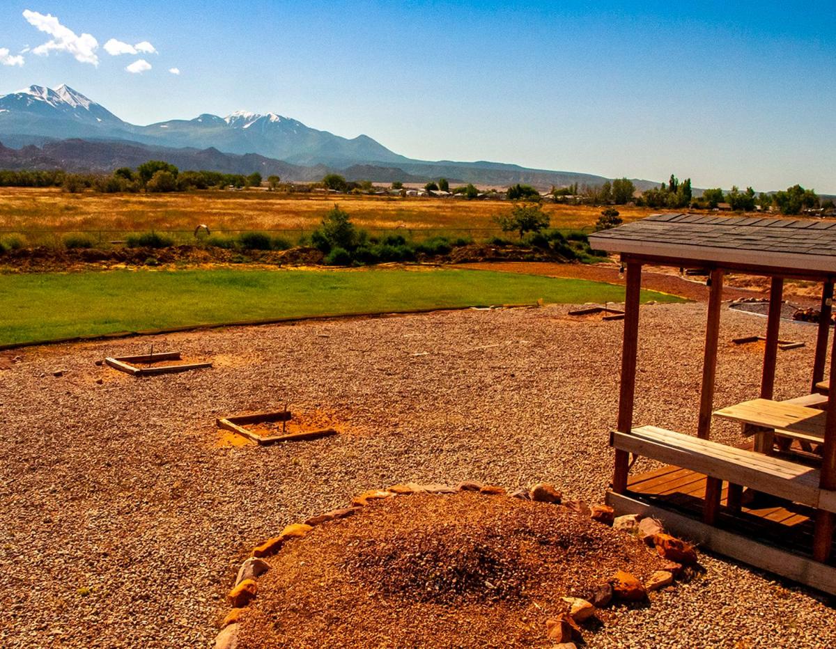 Moab Desert Home, 4 Bedroom Private House, Sleeps 10, Pet Friendly