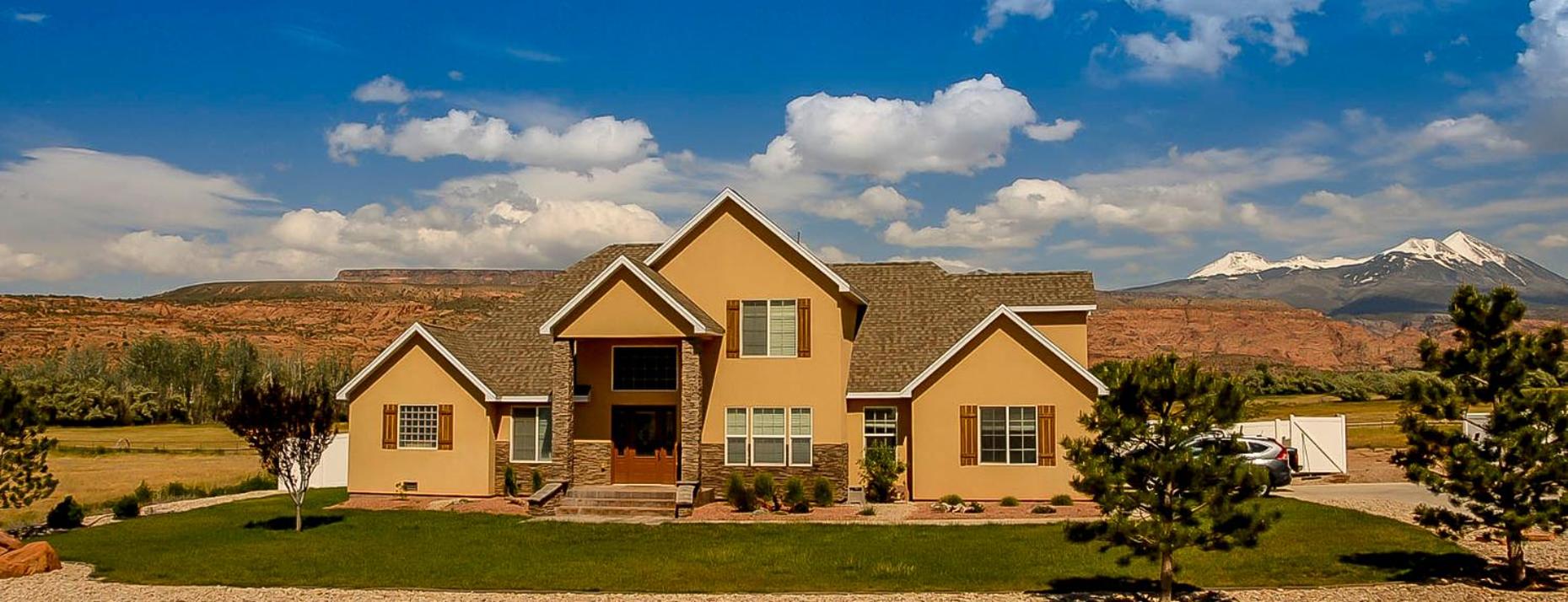 Moab Desert Home, 4 Bedroom Private House, Sleeps 10, Pet Friendly