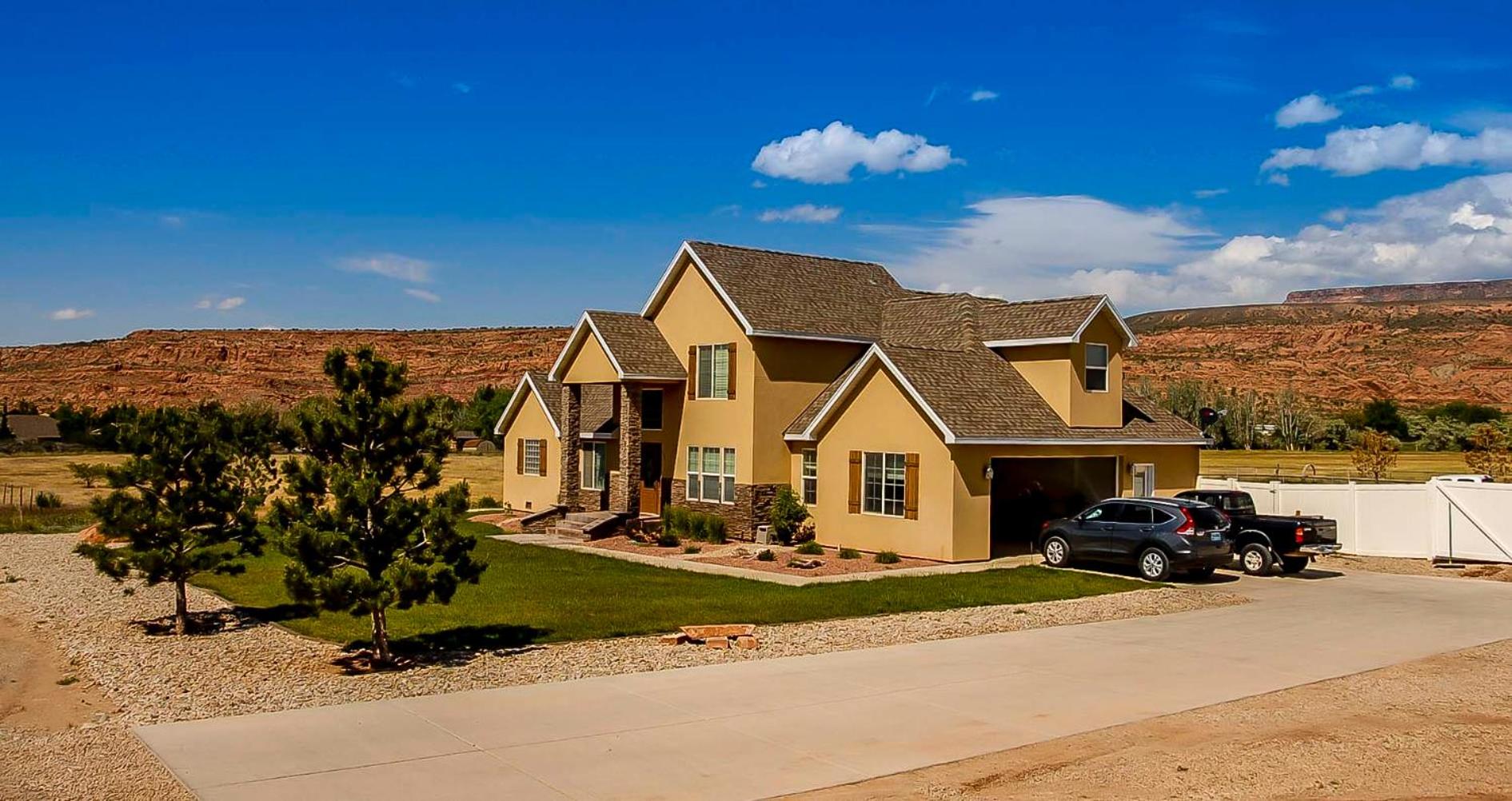 Moab Desert Home, 4 Bedroom Private House, Sleeps 10, Pet Friendly