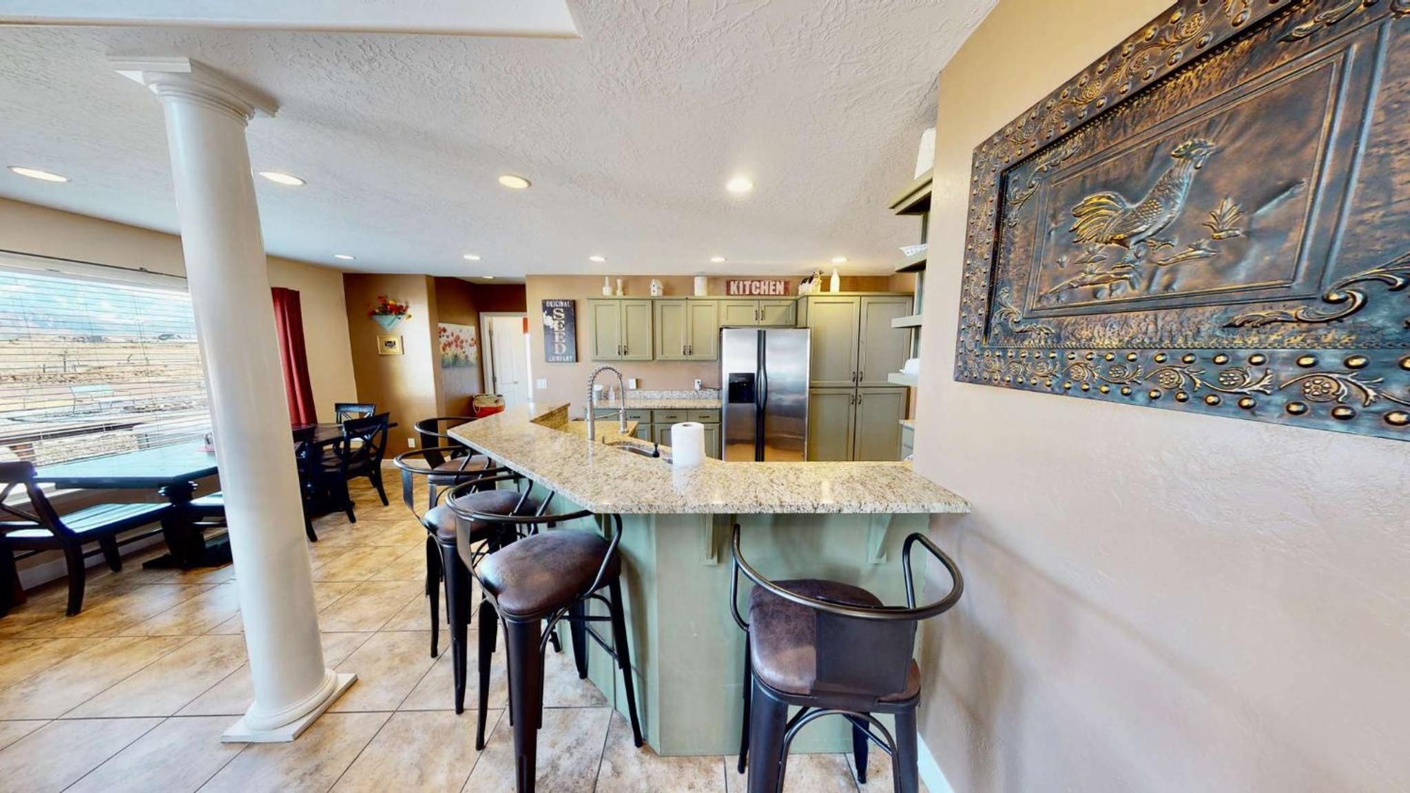 Moab Desert Home, 4 Bedroom Private House, Sleeps 10, Pet Friendly
