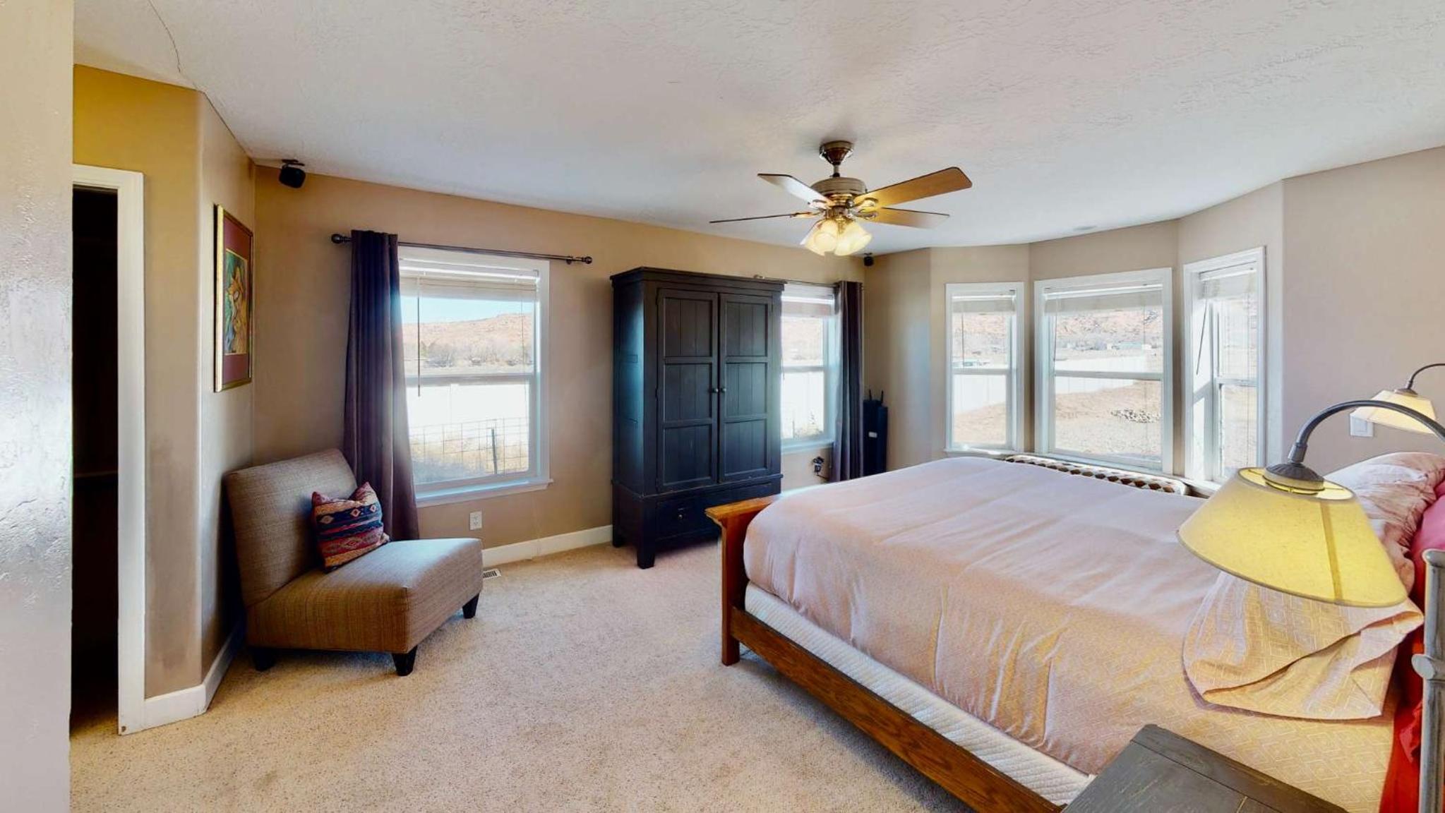 Moab Desert Home, 4 Bedroom Private House, Sleeps 10, Pet Friendly
