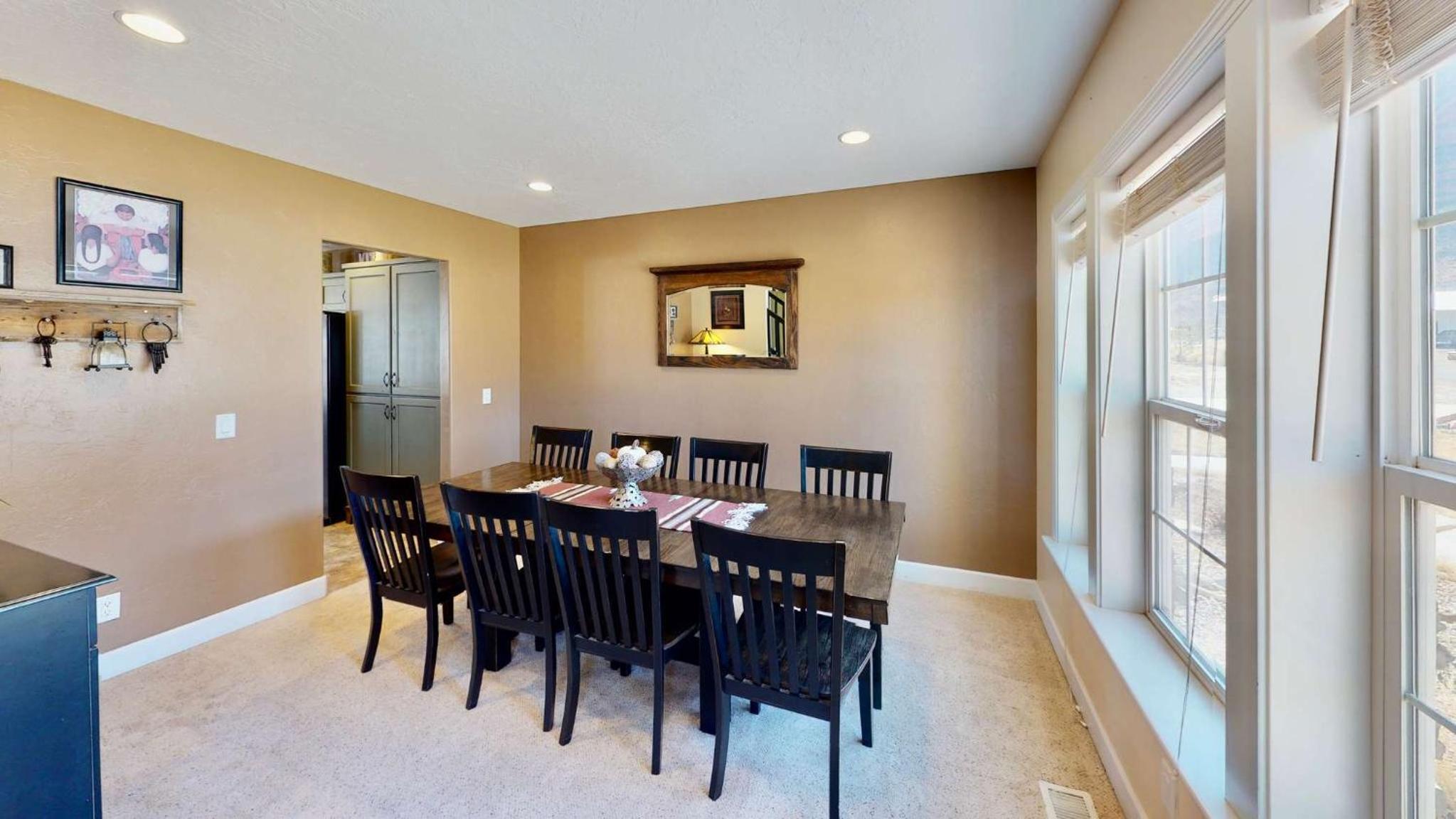 Moab Desert Home, 4 Bedroom Private House, Sleeps 10, Pet Friendly