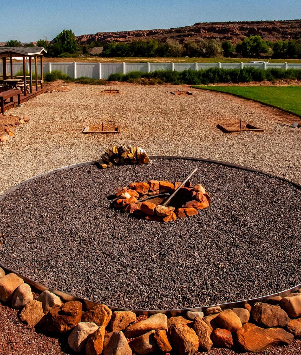 Moab Desert Home, 4 Bedroom Private House, Sleeps 10, Pet Friendly