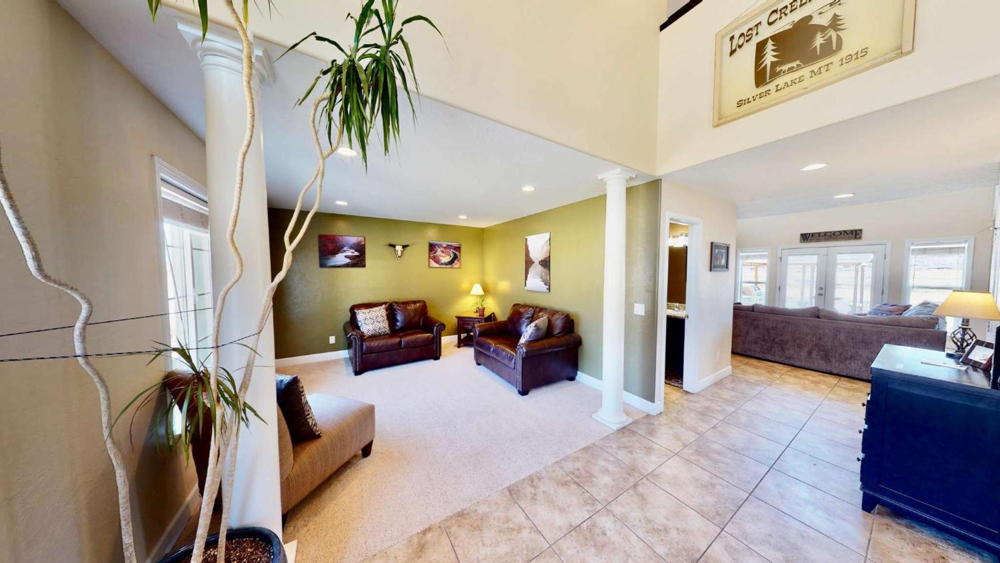 Moab Desert Home, 4 Bedroom Private House, Sleeps 10, Pet Friendly