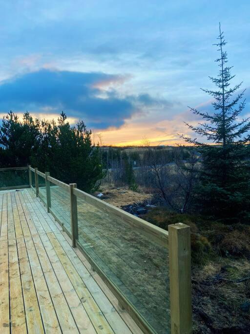 The Oak house - Designers private Northern lights geothermal Villa view 3