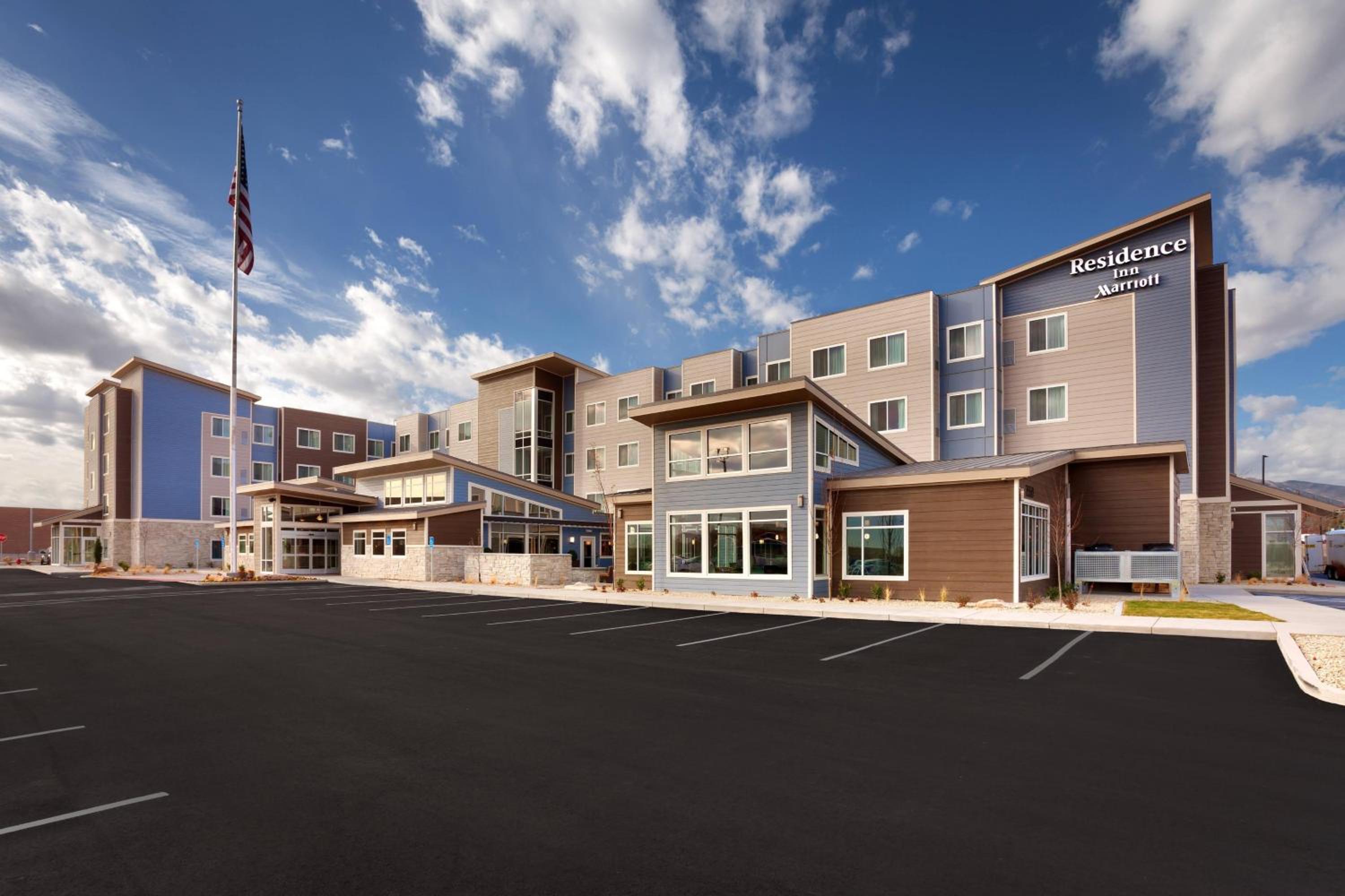 Detroit Vacations - Residence Inn by Marriott Detroit Sterling Heights - Property Image 1