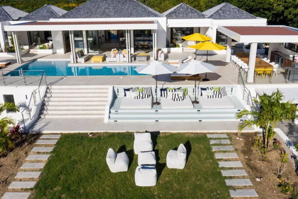 Luxurious Solis Villa Breathtaking 7-BR Oceanview Retreat in Prestigious Gated Community view 4