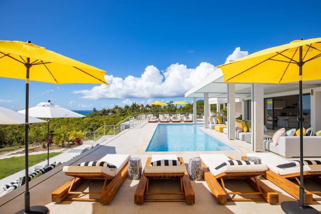 Luxurious Solis Villa Breathtaking 7-BR Oceanview Retreat in Prestigious Gated Community view 2