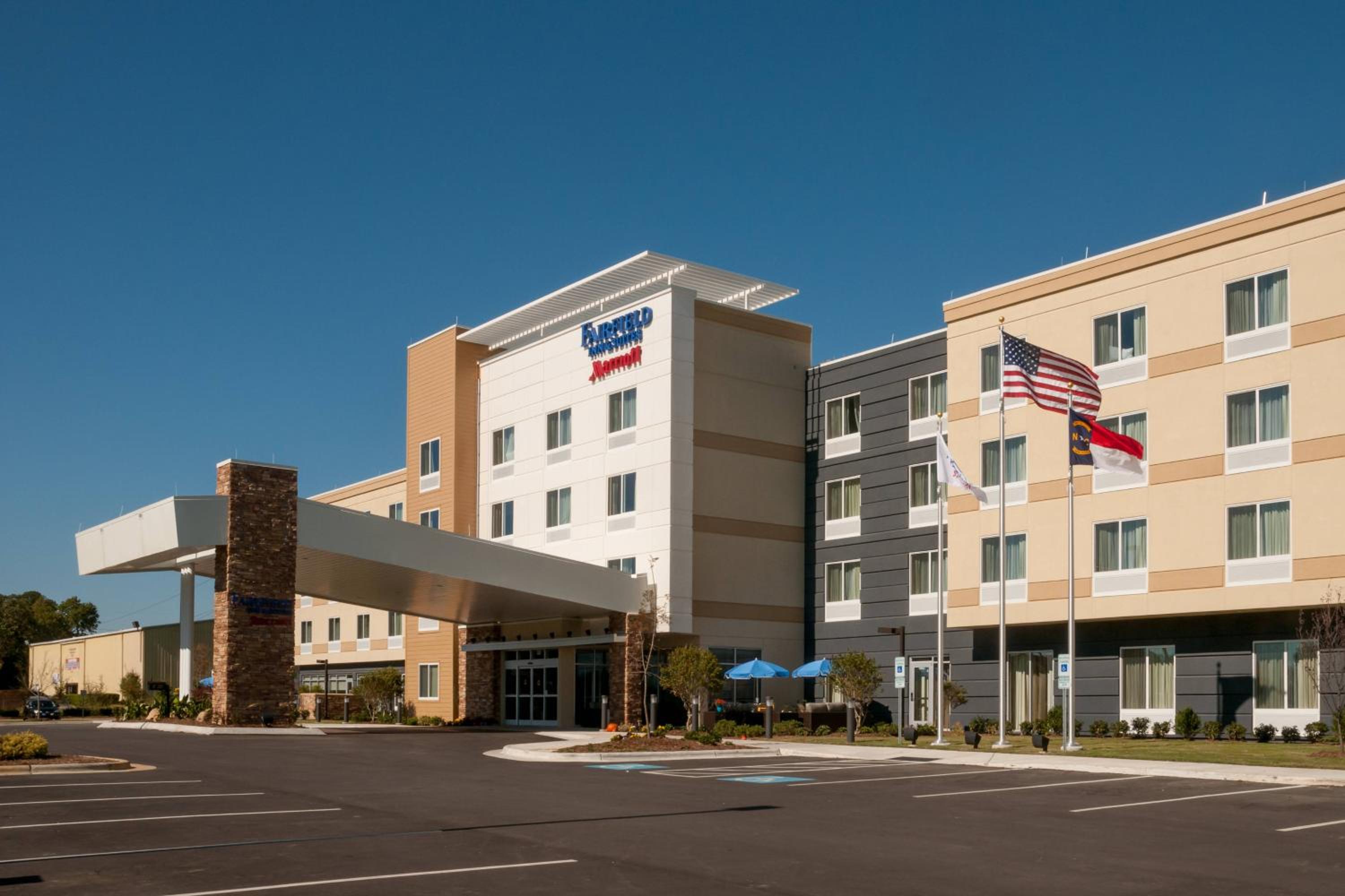 Fayetteville Vacations - Fairfield Inn Suites by Marriott Fayetteville North - Property Image 25