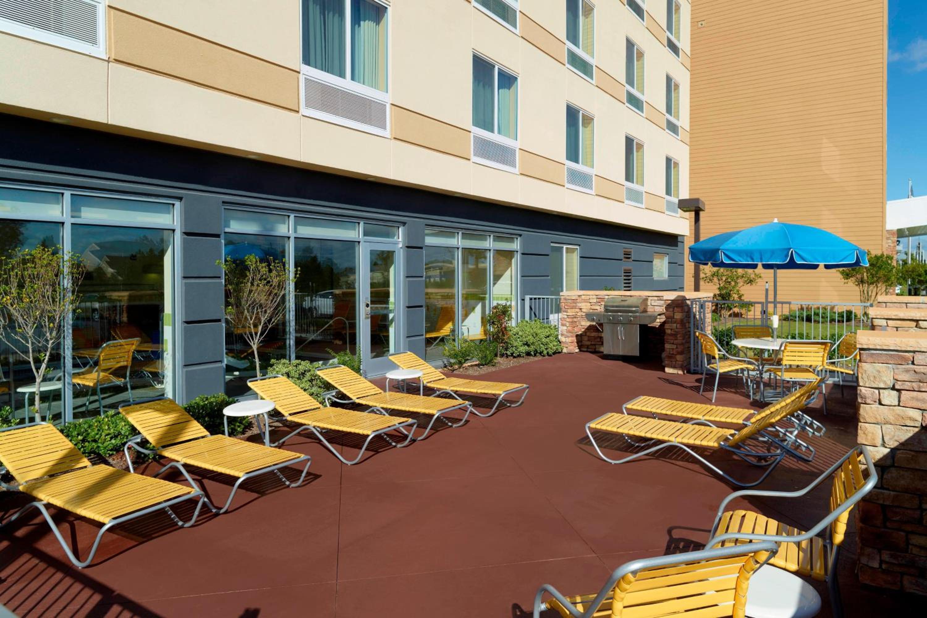 Fayetteville Vacations - Fairfield Inn Suites by Marriott Fayetteville North - Property Image 23