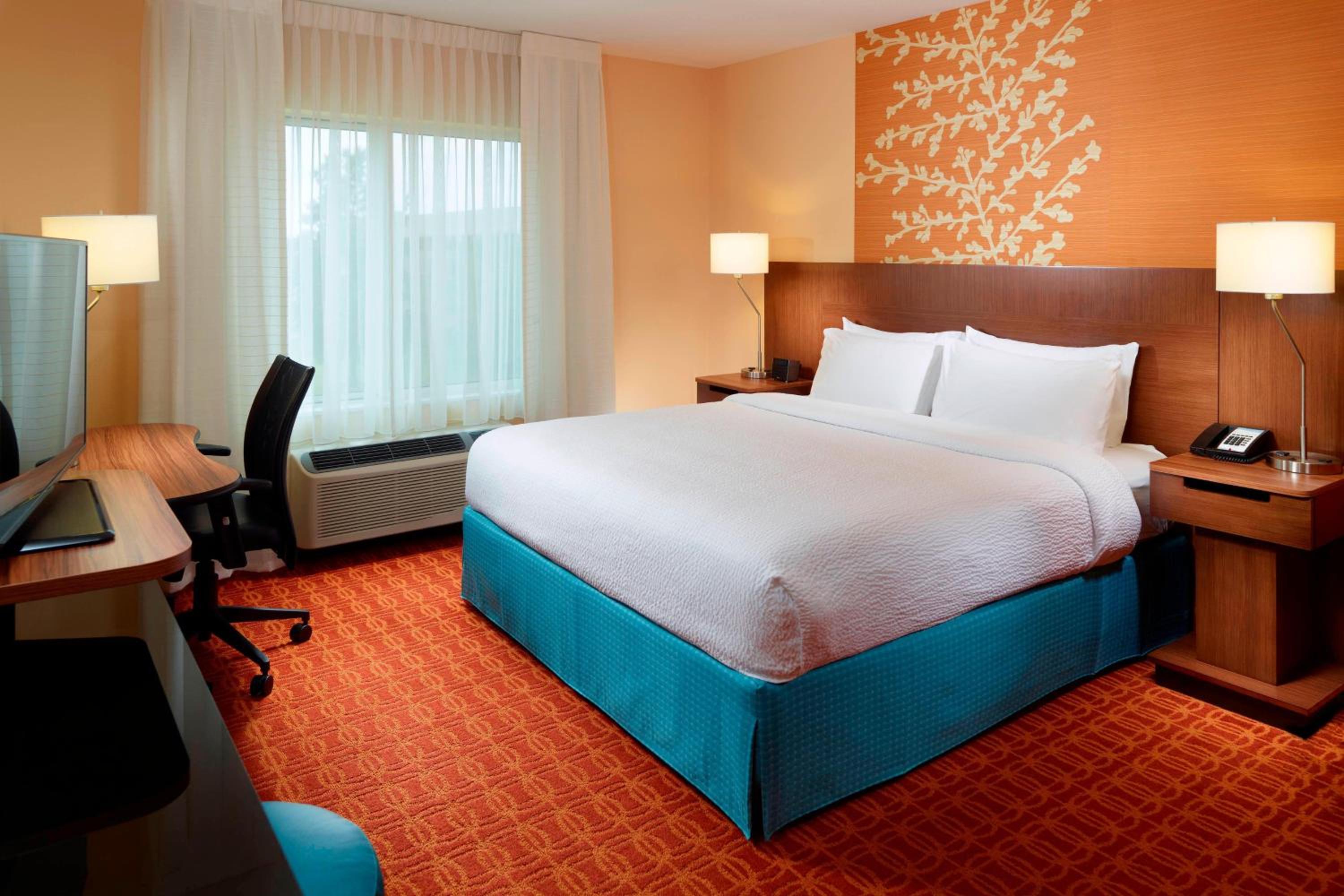 Fayetteville Vacations - Fairfield Inn Suites by Marriott Fayetteville North - Property Image 20