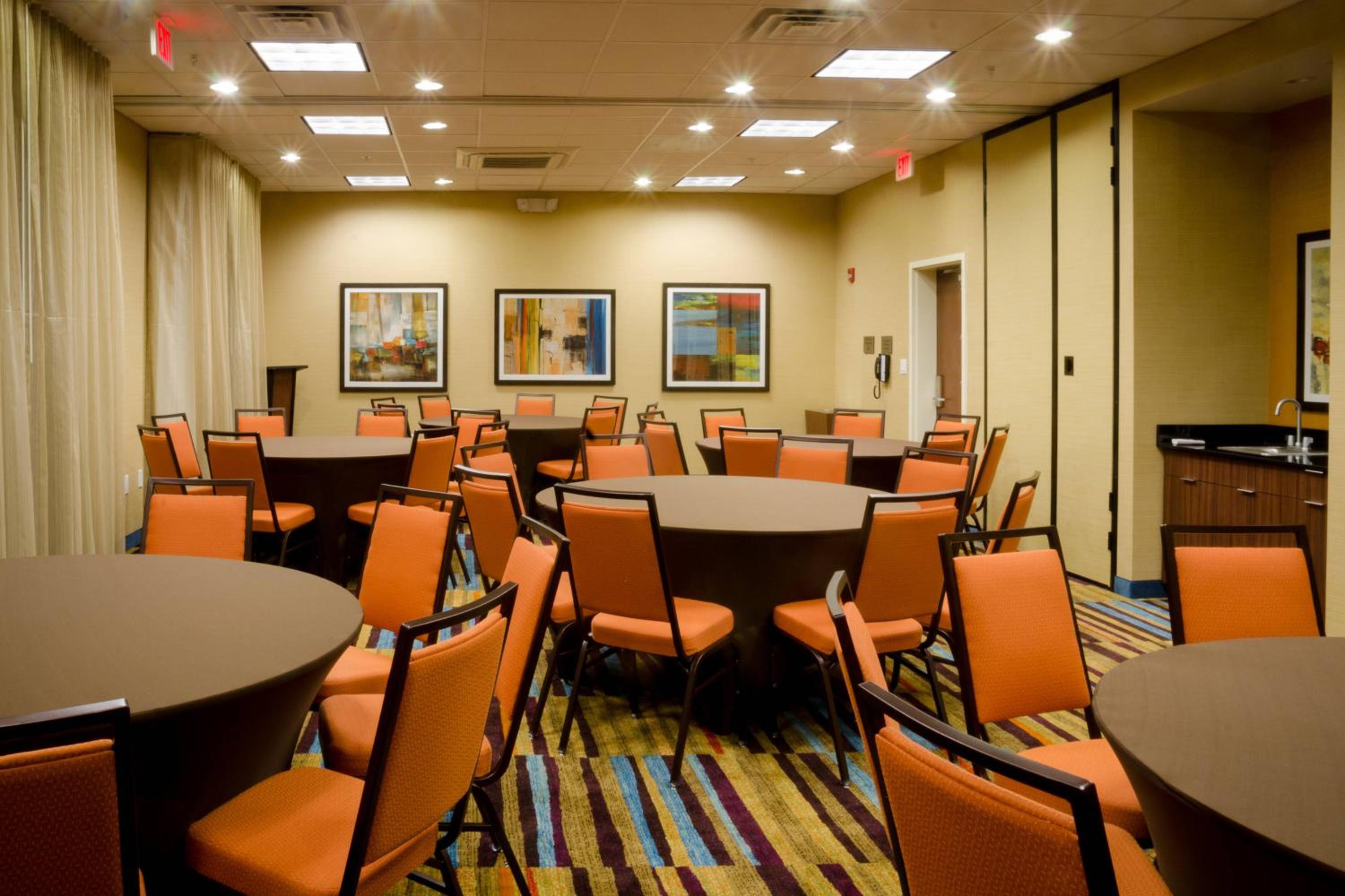 Fayetteville Vacations - Fairfield Inn Suites by Marriott Fayetteville North - Property Image 27