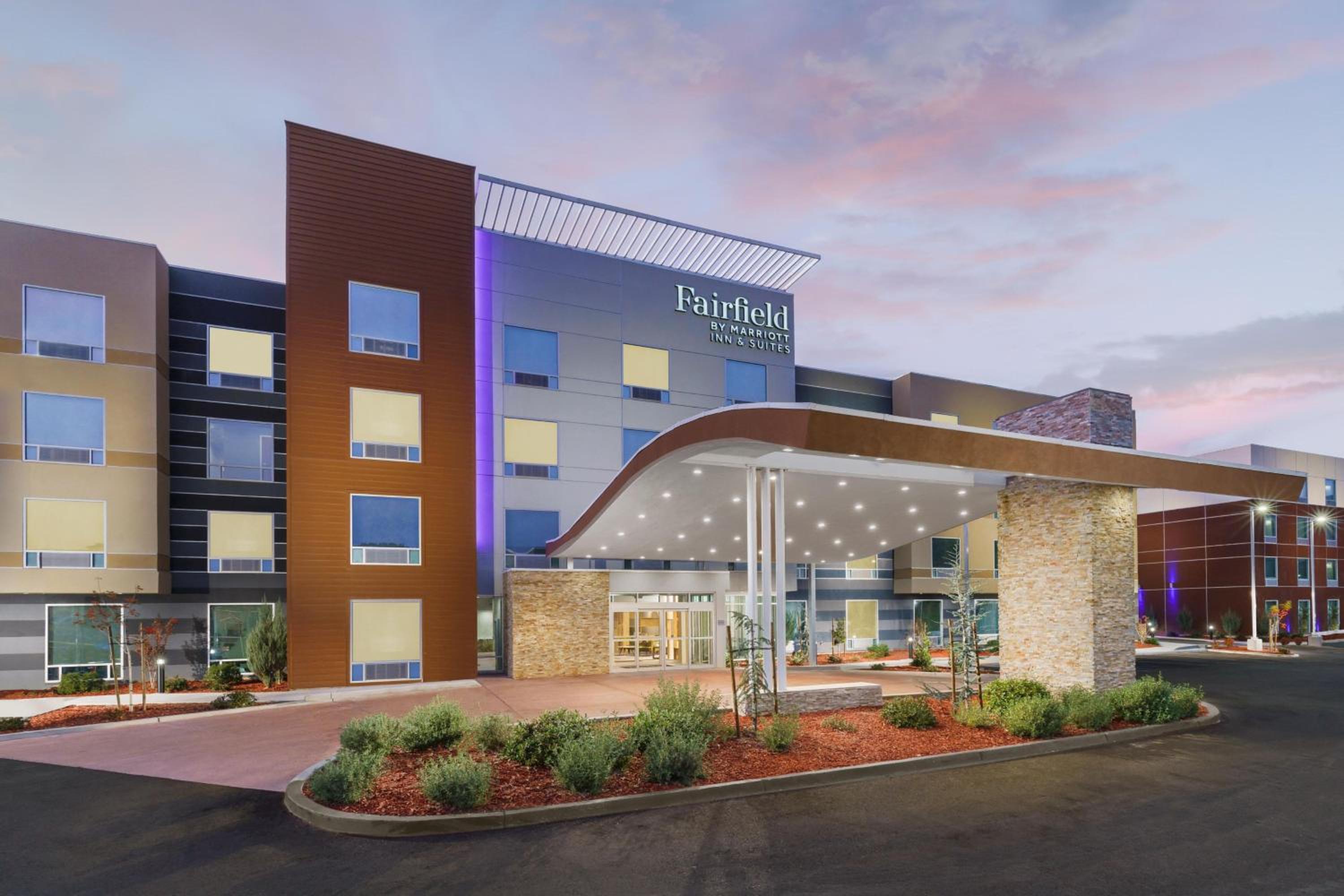 Hotel Fairfield Inn & Suites by Marriott Oakhurst Yosemite - Image 1
