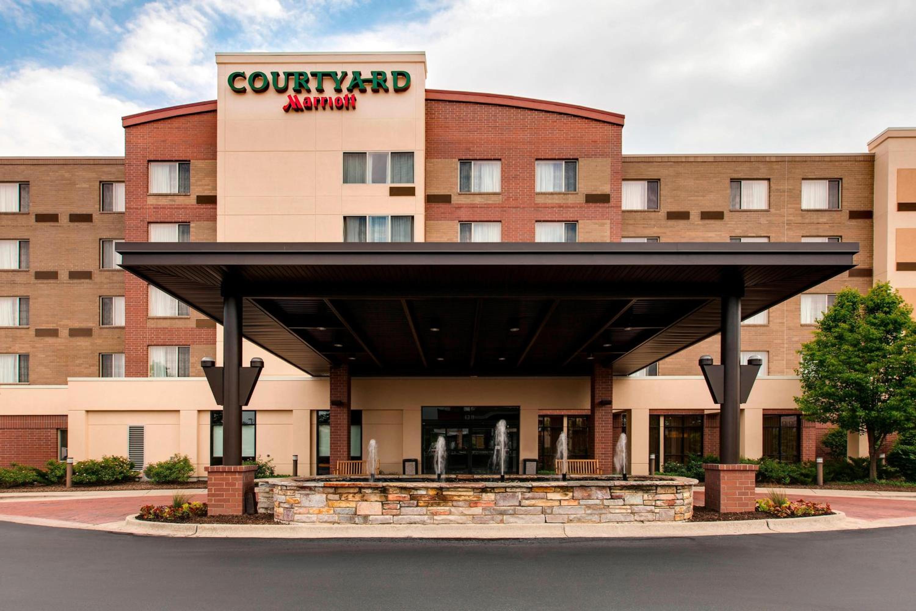 Schaumburg Vacations - Courtyard by Marriott Chicago Schaumburg/Woodfield Mall - Property Image 22