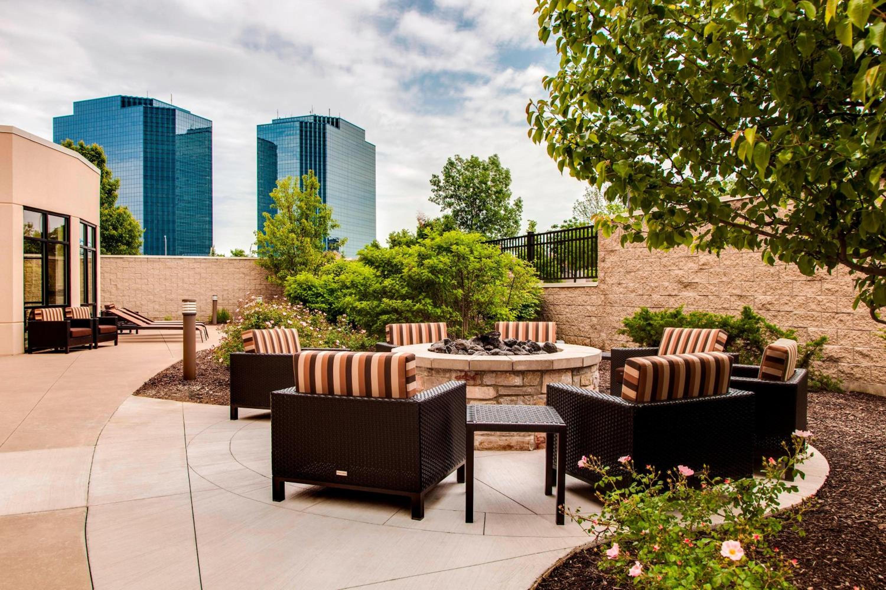 Schaumburg Vacations - Courtyard by Marriott Chicago Schaumburg/Woodfield Mall - Property Image 19