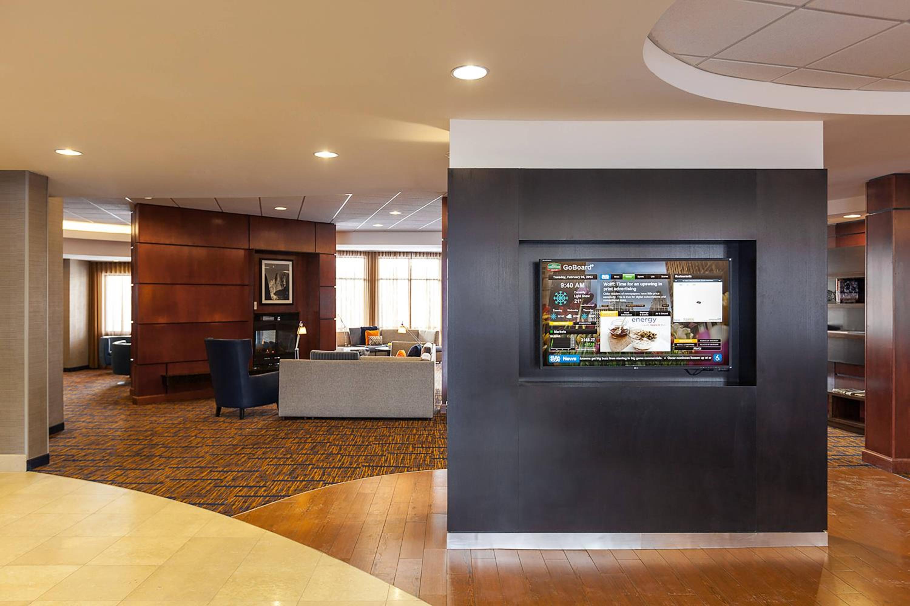 Schaumburg Vacations - Courtyard by Marriott Chicago Schaumburg/Woodfield Mall - Property Image 11