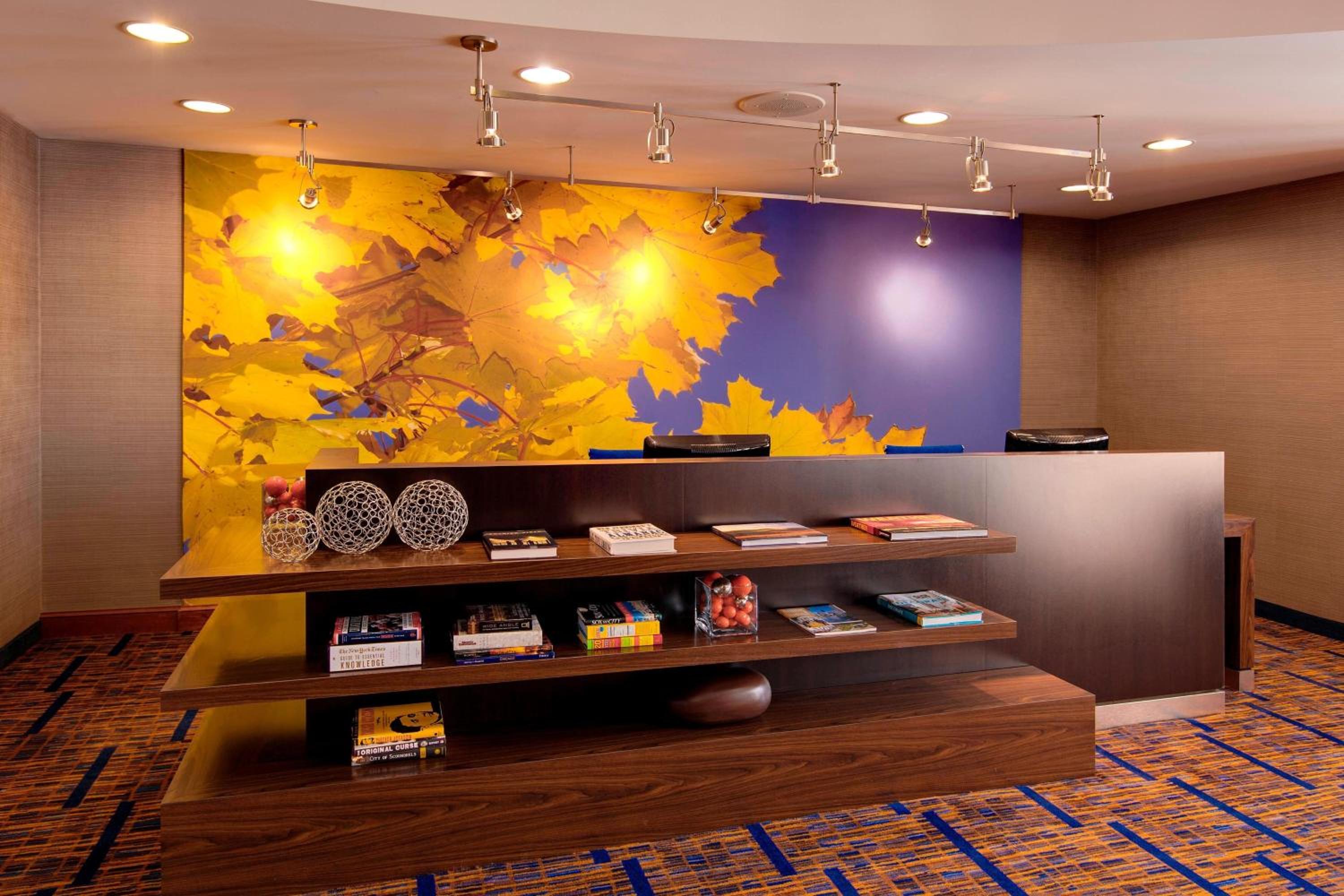 Schaumburg Vacations - Courtyard by Marriott Chicago Schaumburg/Woodfield Mall - Property Image 12