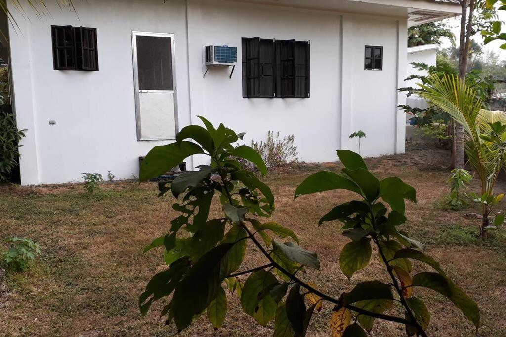 Riverside Transient House/Balingasay-Patar Beach
