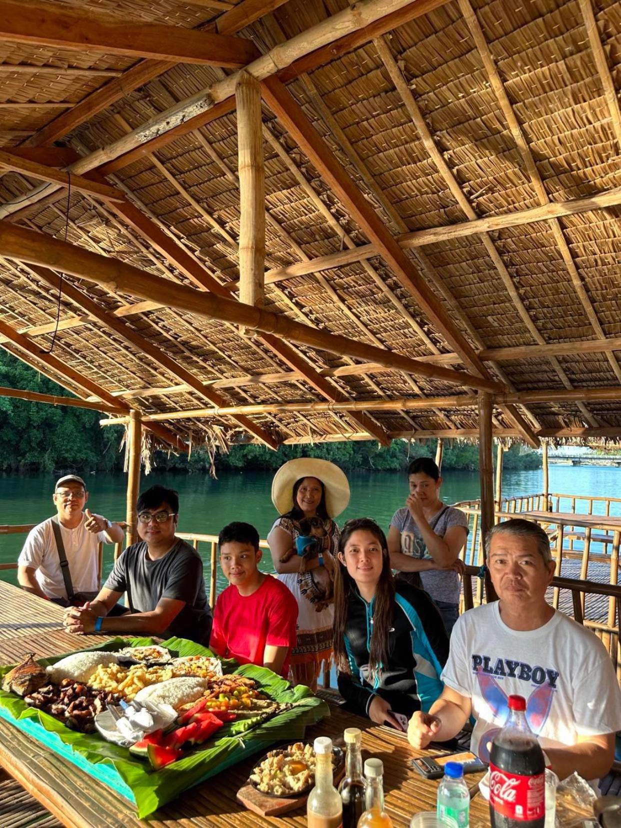 Riverside Transient House/Balingasay-Patar Beach